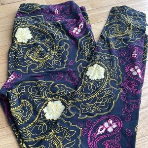 LuLaRoe Tall and Curvy TC leggings